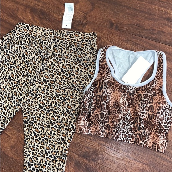 Last 1! 2piece set | animal print - Picture 3 of 3